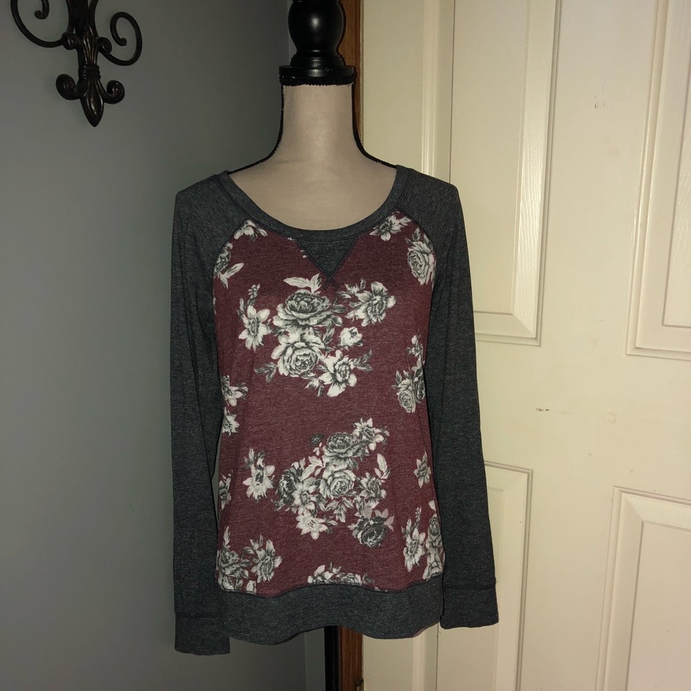 🌸 Nollie Sz M Terry Cotton Floral Crew🌸